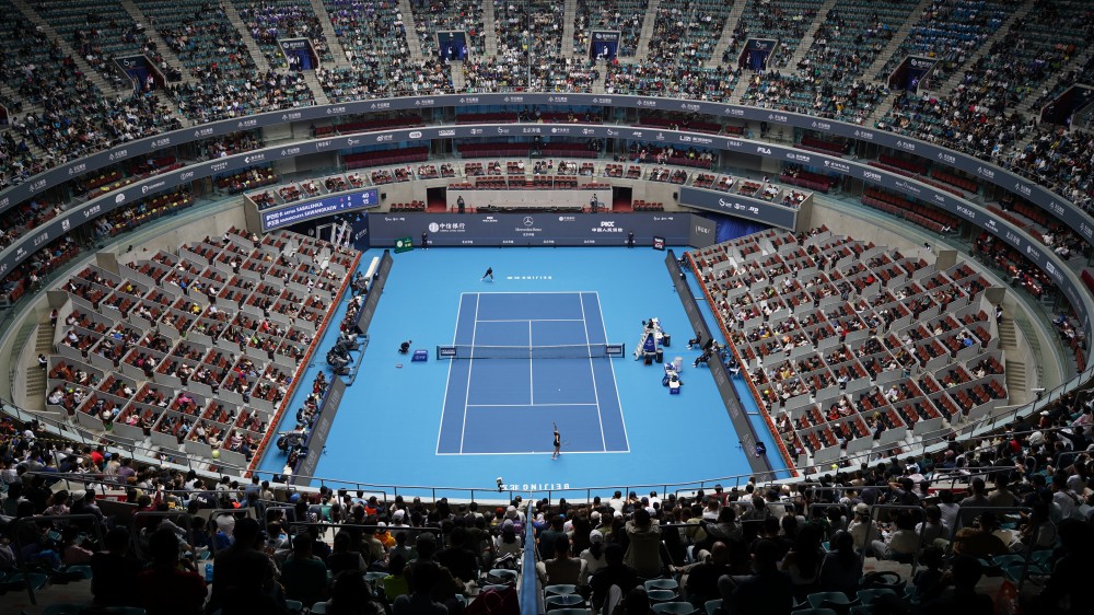 UHS TP-2399 Professional White Aluminum Referee Stand: The Gold Standard for Tennis Officiating