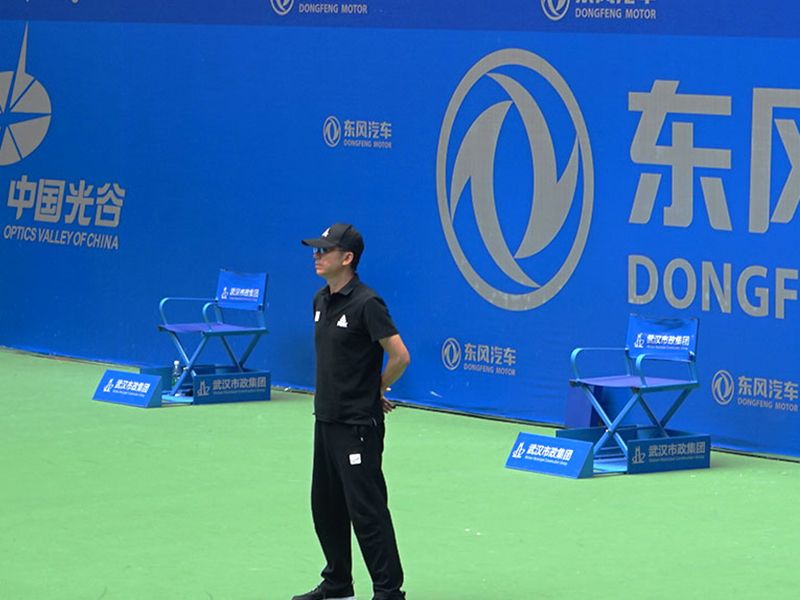 TP-205 Linesman Chair